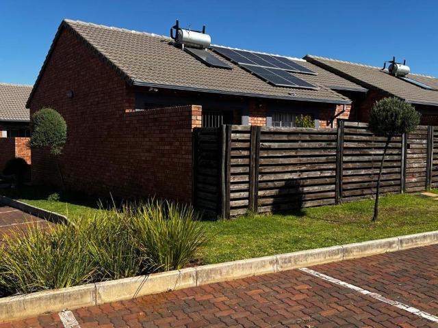 Townhouse for sale in Midrand, City of Johannesburg Metropolitan Municipality