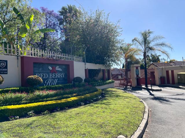 Townhouse for sale in Sandton, City of Johannesburg Metropolitan Municipality
