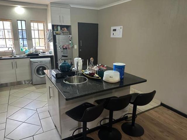 Townhouse for rent in Vosloorus, Gauteng