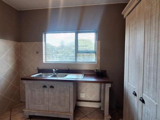 Townhouse for rent in Vosloorus, Gauteng