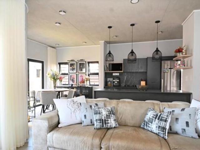 Townhouse for rent in Vosloorus, Gauteng