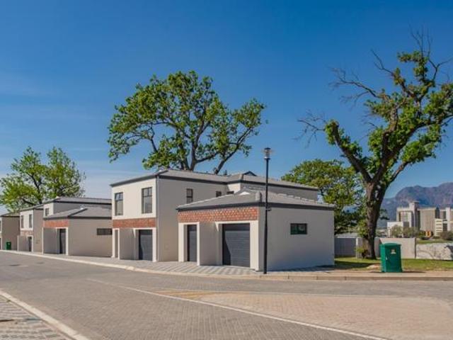 Townhouse for rent in Durbanville, Western Cape