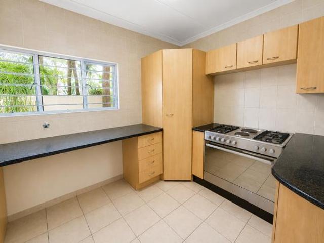 Townhouse for rent in Vosloorus, Gauteng
