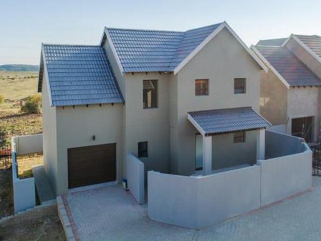 Townhouse for sale in Bloemfontein, Free State