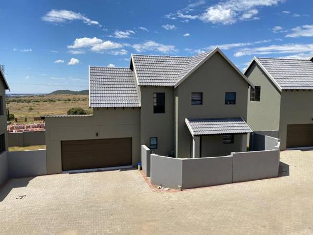 Townhouse for sale in Bloemfontein, Free State