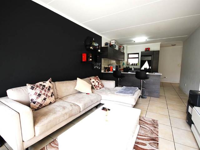 Townhouse for sale in Vosloorus, Gauteng