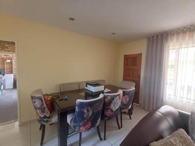 Townhouse for rent in Vosloorus, Gauteng