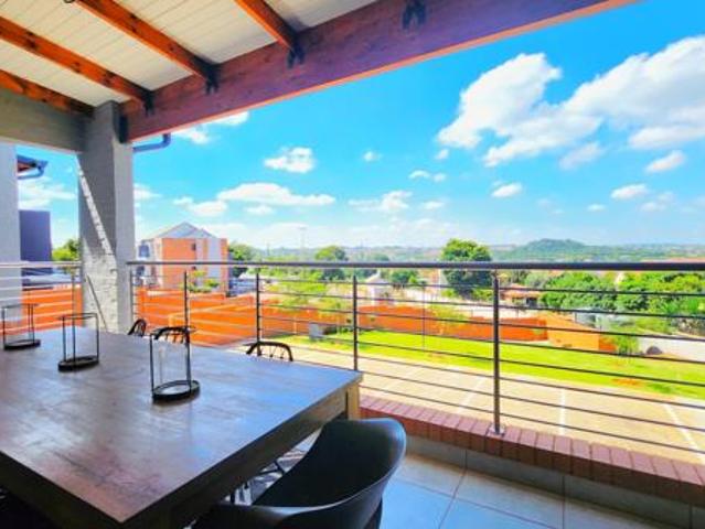 Townhouse for rent in Waterkloof, Gauteng