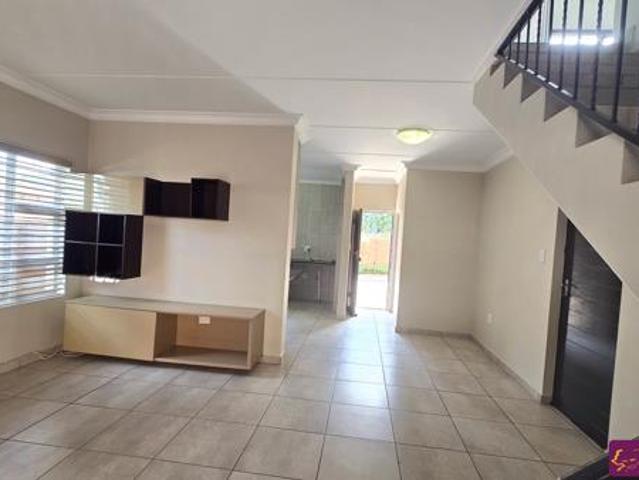 Townhouse for rent in Waterkloof, Gauteng