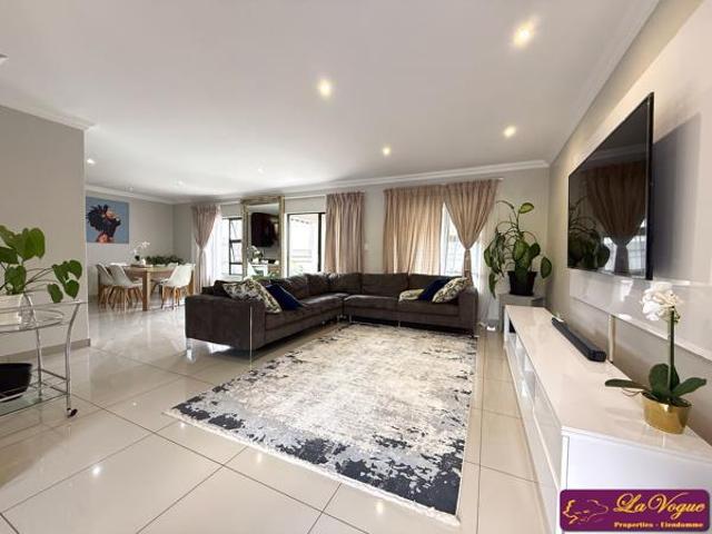 Townhouse for rent in Waterkloof, Gauteng