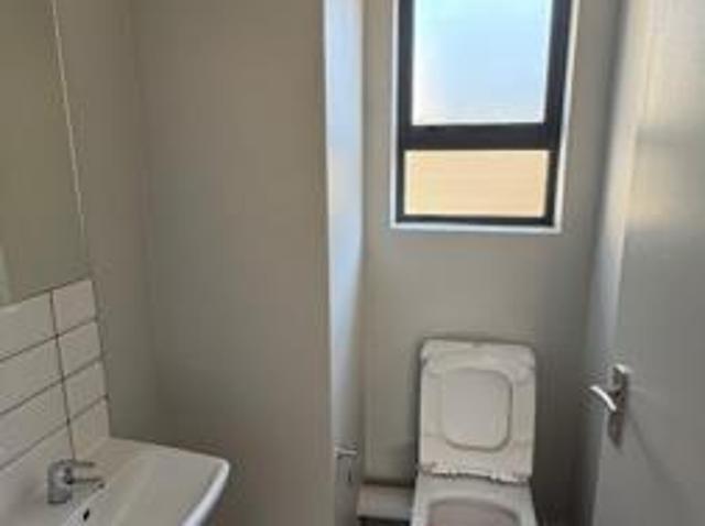 Townhouse for rent in Waterkloof, Gauteng