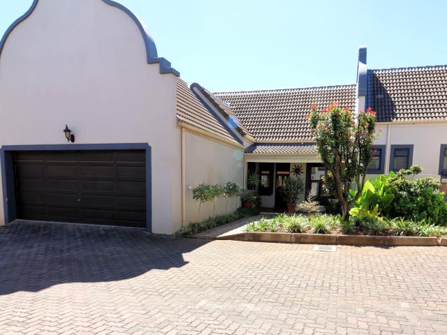 Townhouse for sale in Waterkloof, Gauteng