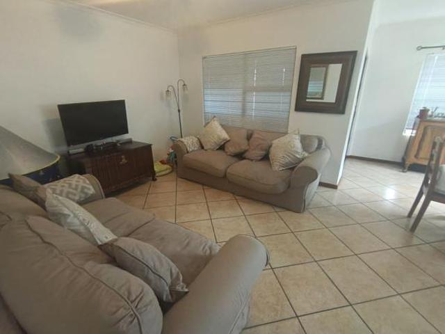 Townhouse for rent in Cape Town, City of Cape Town