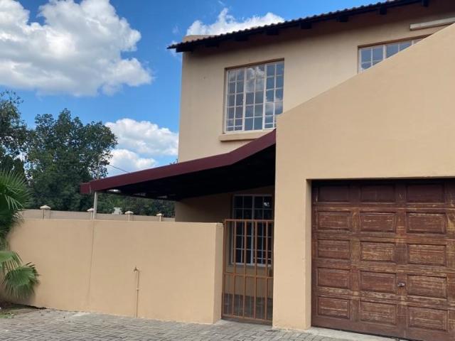 Townhouse for sale in Tlhabane, North West