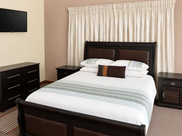 Townhouse for rent in Vosloorus, Gauteng