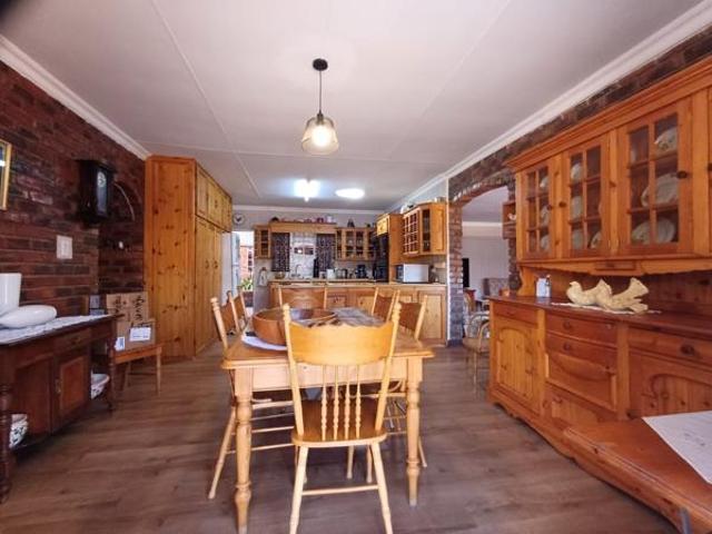 Townhouse for sale in Dr Kenneth Kaunda, North West