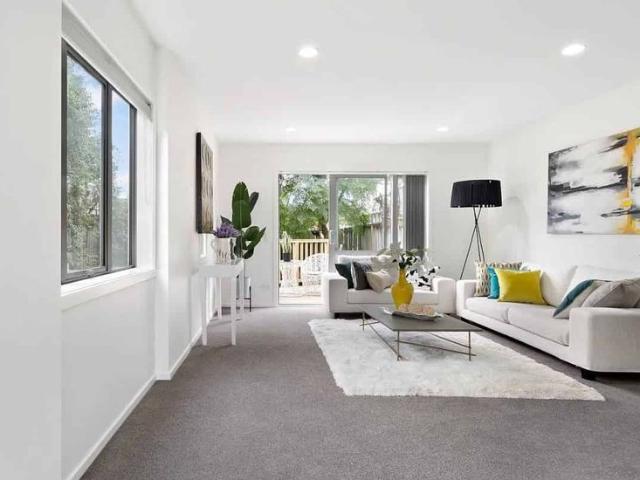 Townhouse for rent in Paremoremo, Oroua County