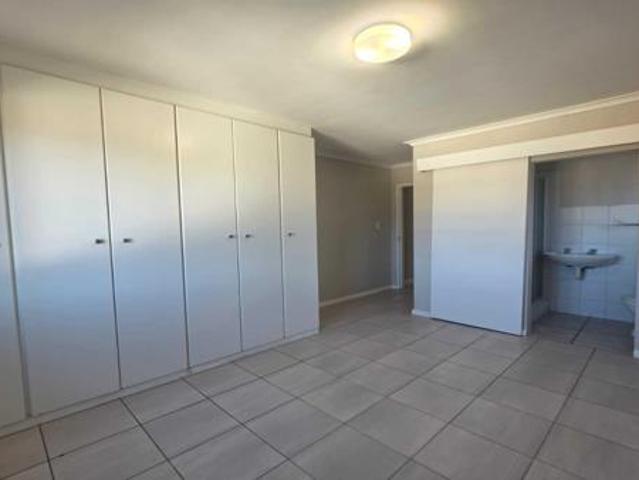 Townhouse for rent in Cape Town, Western Cape