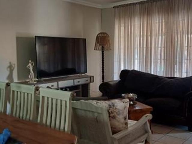 Townhouse for sale in Dr Kenneth Kaunda, North West