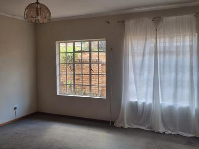 Townhouse for sale in Dr Kenneth Kaunda, North West