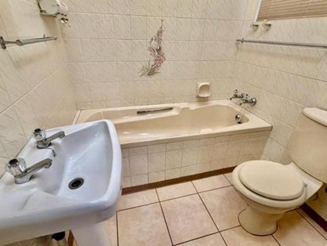 Townhouse for sale in Dr Kenneth Kaunda, North West