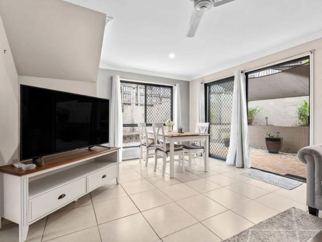 Townhouse for rent in Oxenford, Gold Coast City