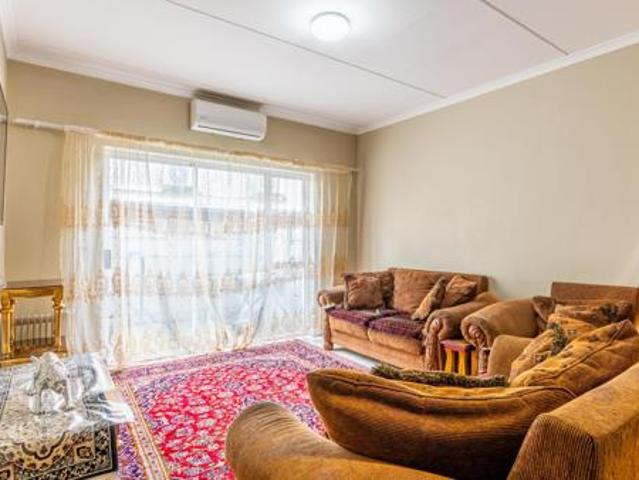 Townhouse for rent in Durbanville, Western Cape