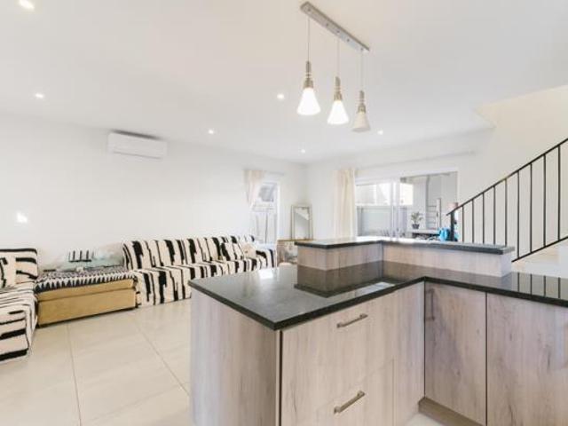 Townhouse for sale in Durbanville, Western Cape