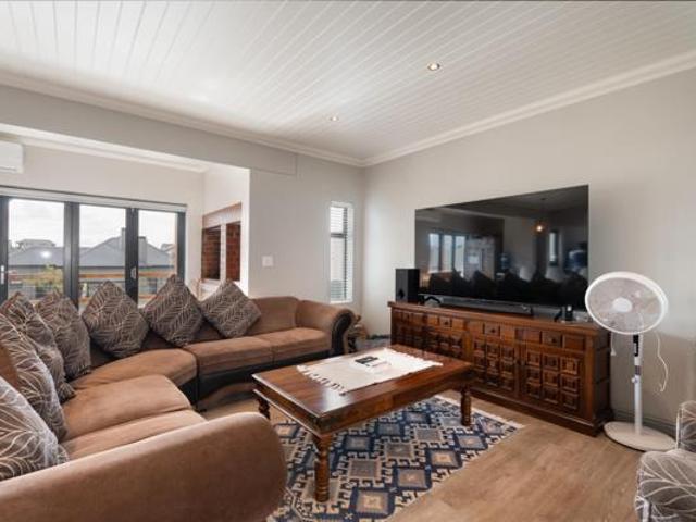 Townhouse for sale in Durbanville, Western Cape