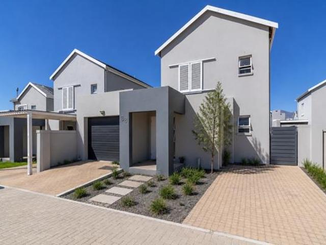 Townhouse for sale in Durbanville, Western Cape
