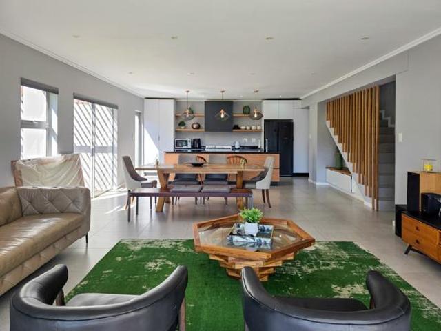 Townhouse for sale in Princess Grant, Kwazulu-natal
