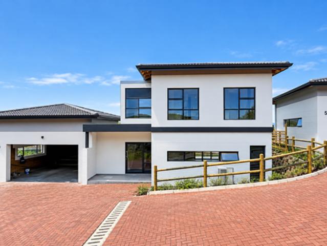 Townhouse for sale in Princess Grant, Kwazulu-natal