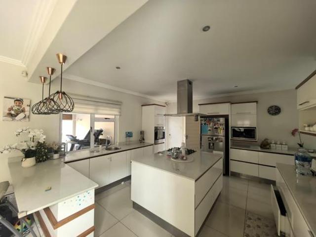 Townhouse for rent in Seaview, Kwazulu-natal