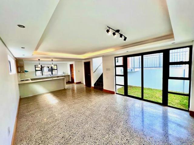 Townhouse for rent in Seaview, Kwazulu-natal