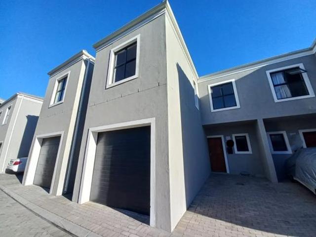 Townhouse for rent in Cape Town, Western Cape