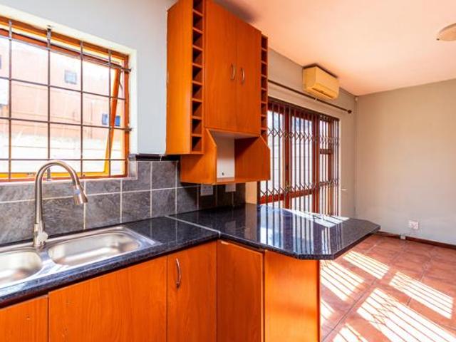 Townhouse for rent in Cape Town, Western Cape