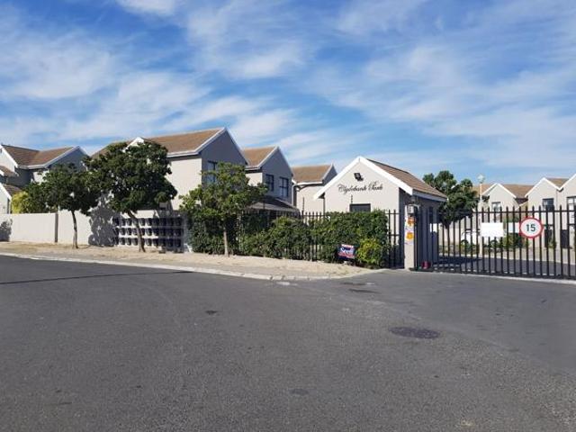 Townhouse for rent in Cape Town, Western Cape