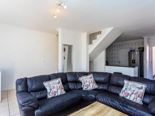 Townhouse for sale in Cape Town, Western Cape