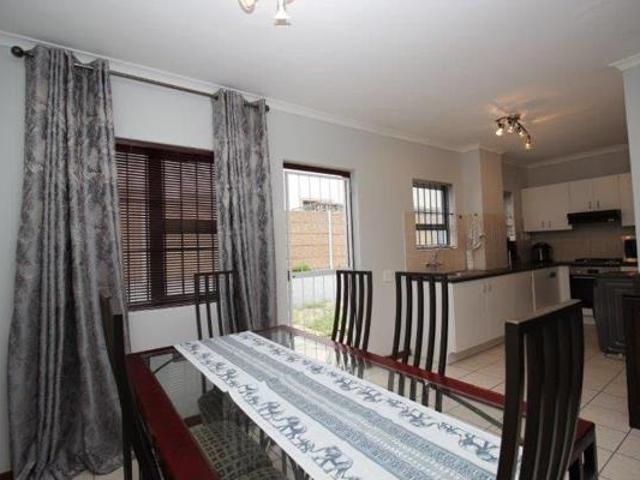 Townhouse for rent in Cape Town, City of Cape Town
