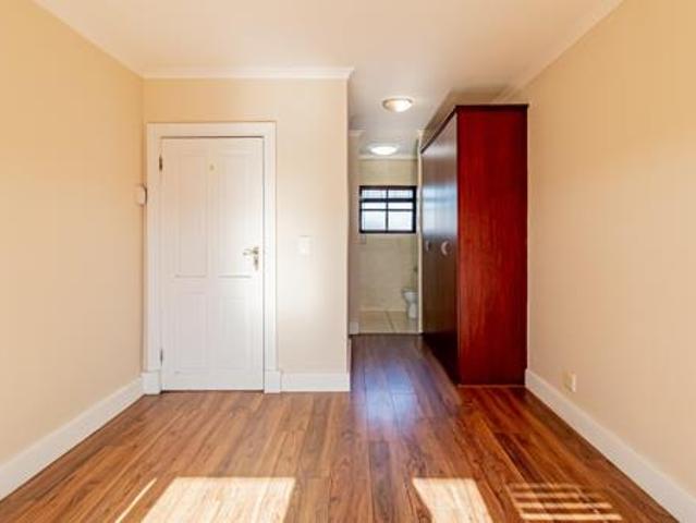 Townhouse for rent in Cape Town, City of Cape Town