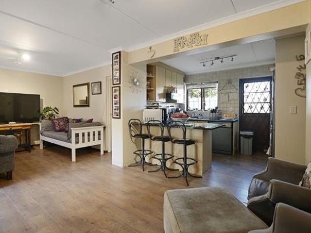 Townhouse for sale in Cape Town, Western Cape