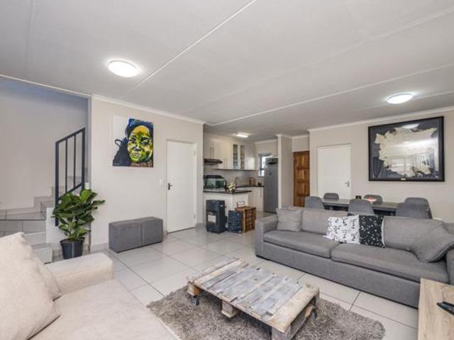 Townhouse for rent in Cape Town, Western Cape