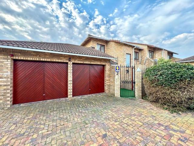 Townhouse for sale in Eastern Cape