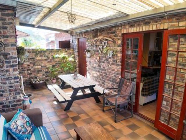 Townhouse for sale in Port Elizabeth, Eastern Cape