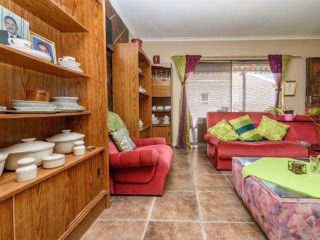 Townhouse for sale in Port Elizabeth, Eastern Cape