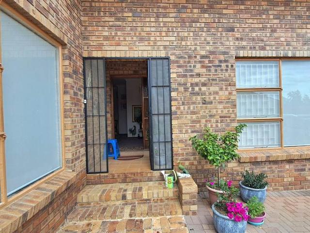 Townhouse for sale in Koppies, Free State