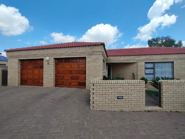 Townhouse for sale in Koppies, Free State