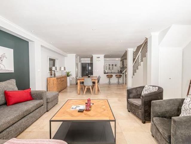 Townhouse for rent in Durbanville, Western Cape