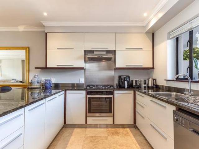 Townhouse for rent in Durbanville, Western Cape