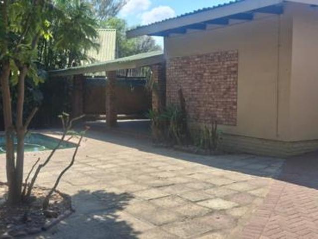 Townhouse for rent in Phalaborwa, Ba-Phalaborwa Local Municipality